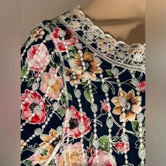 Sweet Miss Embroidered 3/4 Sleeve Dress With Lacey Accents Size L/XL - Picture 4 of 8